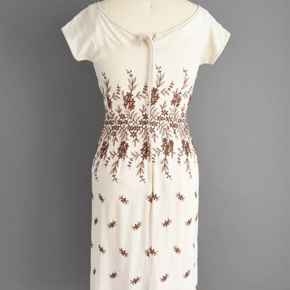 Vintage 50s Dress - Beige Cotton Linen Brown Floral embroidery - Picture 2 of 7